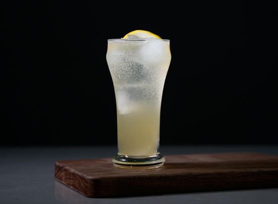 Tom Collins cocktail photo