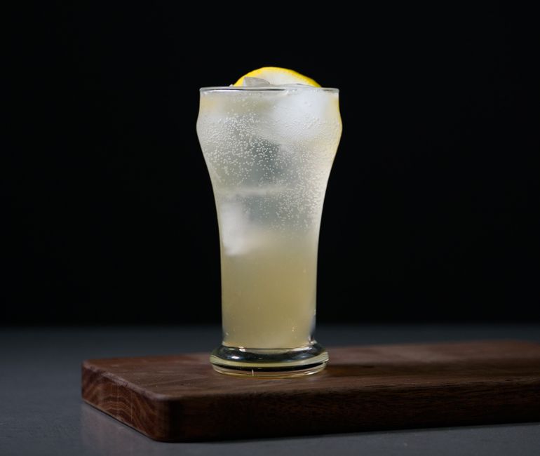 Tom Collins cocktail photo