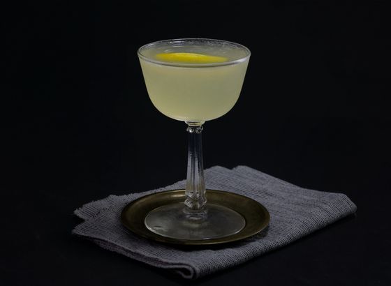 Bees Knees cocktail photo