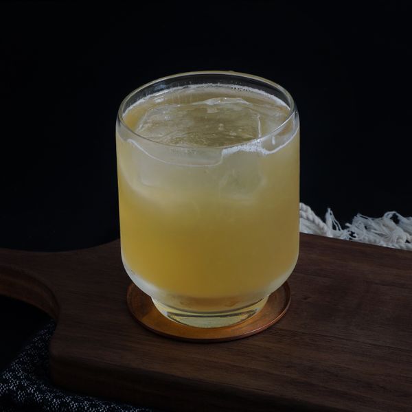 Gold Rush cocktail photo